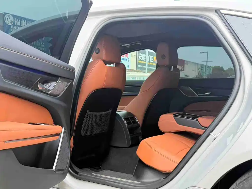 Jaguar XFL — миниатюра 8