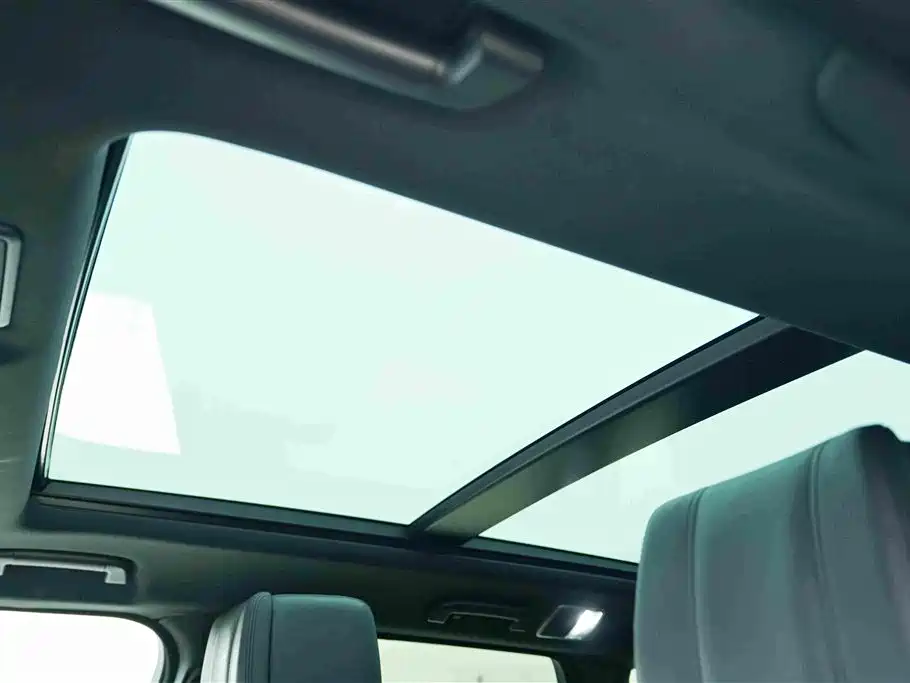 Land Rover Sport PHEV — миниатюра 11