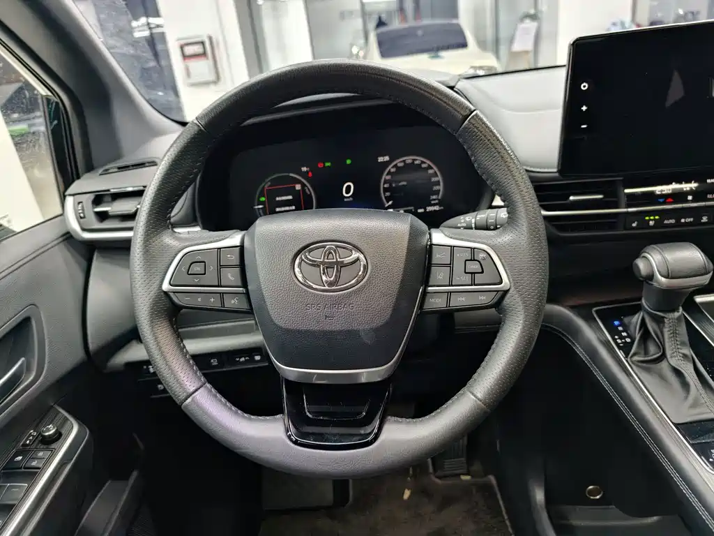 Toyota Sienna — миниатюра 6