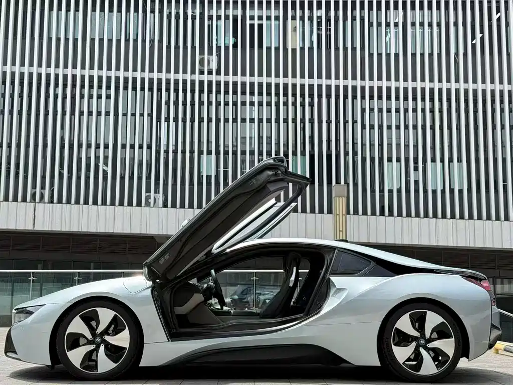 BMW i8 — миниатюра 5