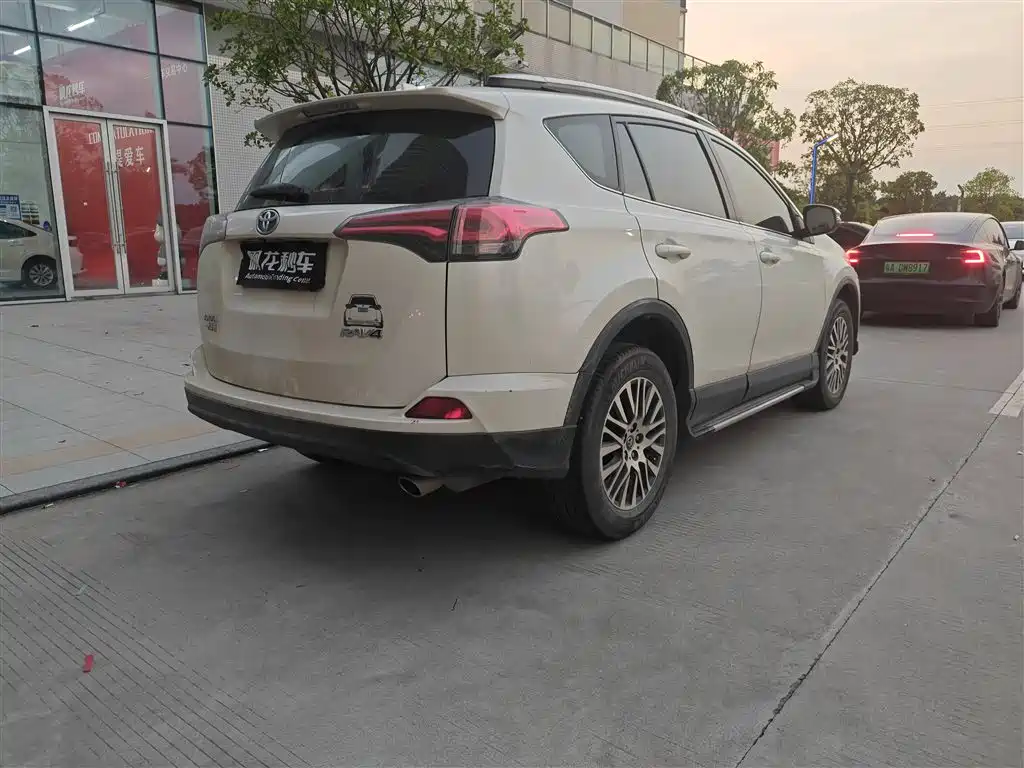 Toyota RAV4 2016 2.0L CVT V