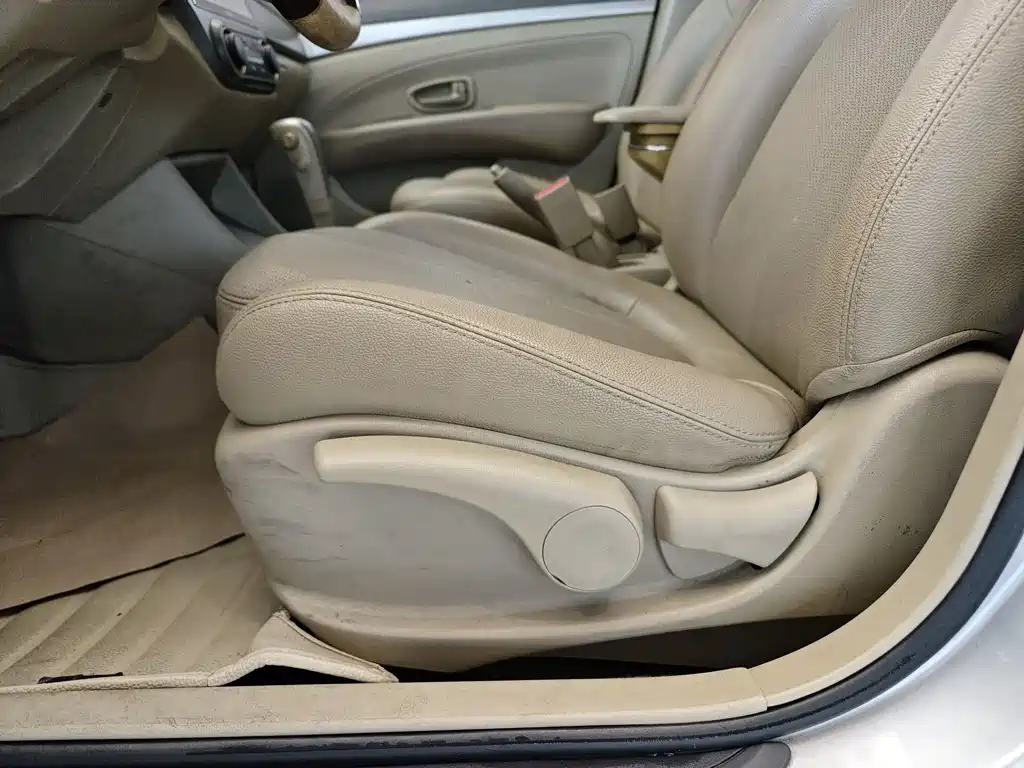 Nissan Sylphy 2012 1.6XE AT Comfort