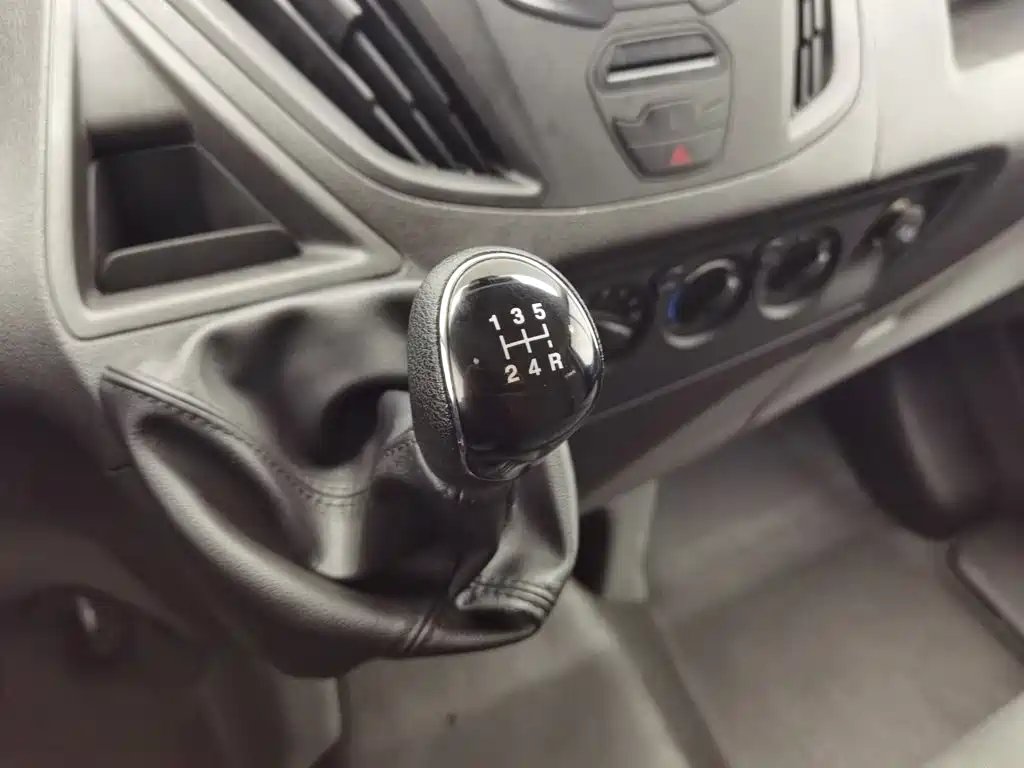 Ford Transit — миниатюра 15