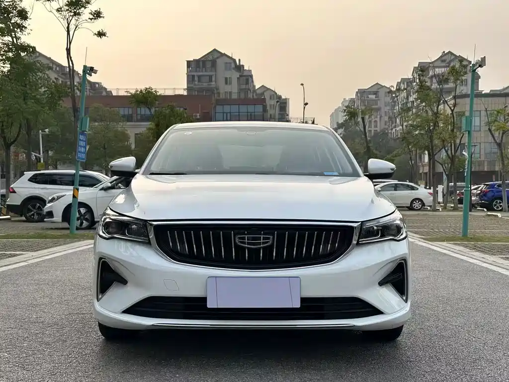 Geely Emgrand — миниатюра 2