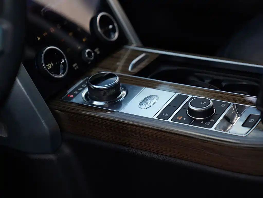 Land Rover Range Rover — миниатюра 8