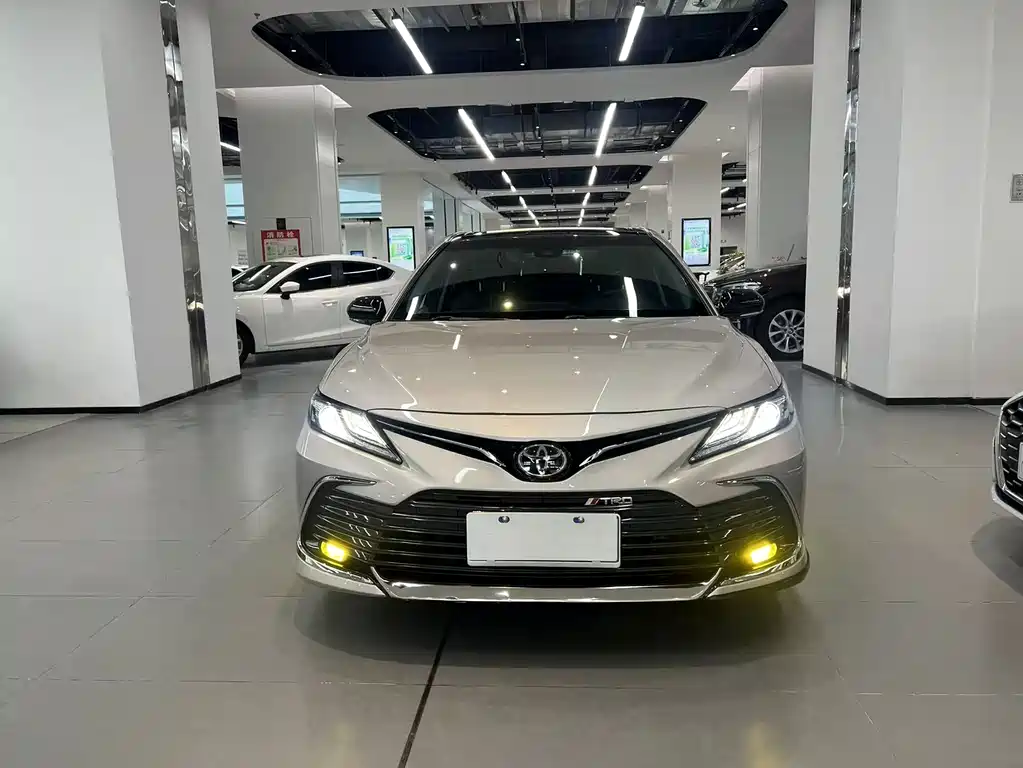 Toyota Camry 2021 2.0G Luxury