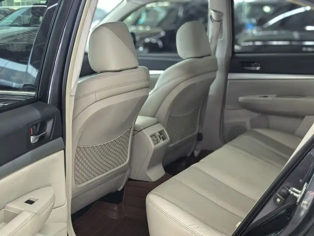 Subaru Legacy — миниатюра 13