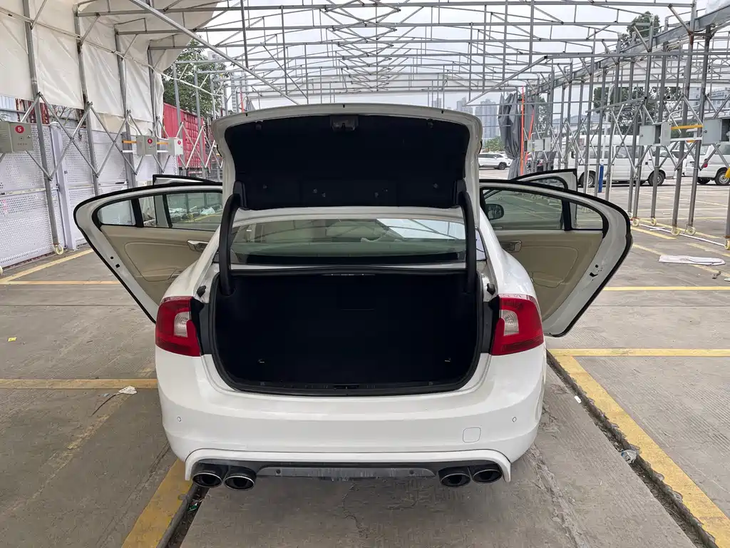 Volvo S60 (Import) — миниатюра 12