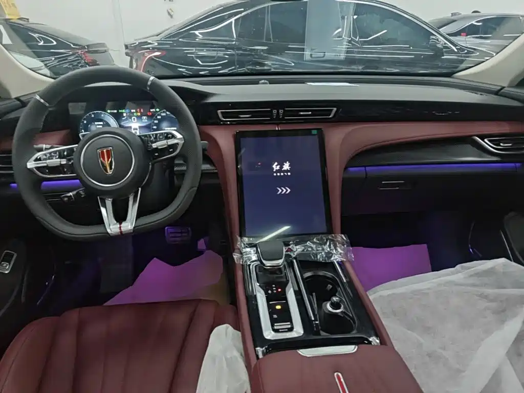 Hongqi H5 2025 2.0T AT