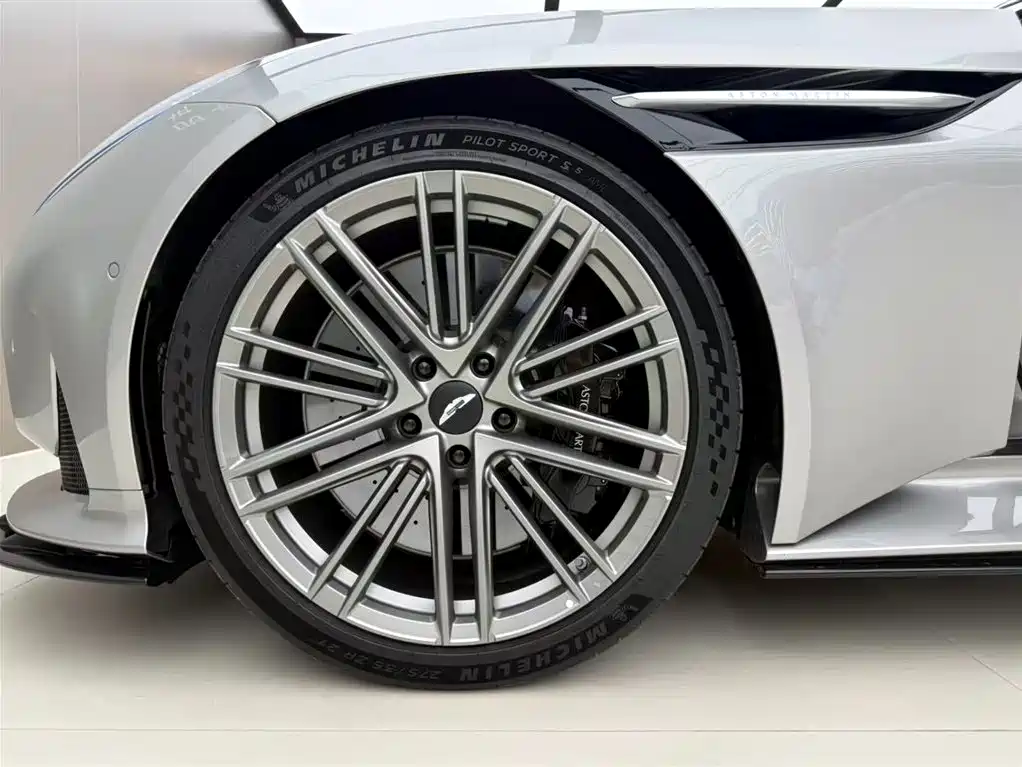 Aston Martin DB12 — фотографии объявления, Фото 14