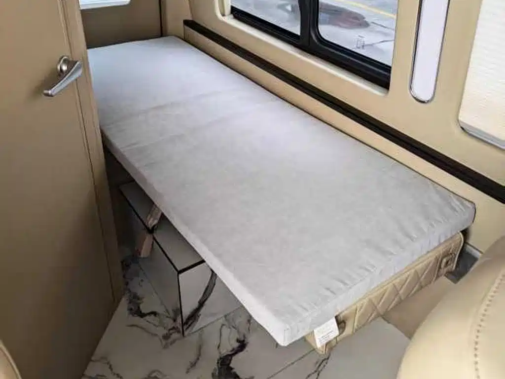 Toyota Hiace — миниатюра 9