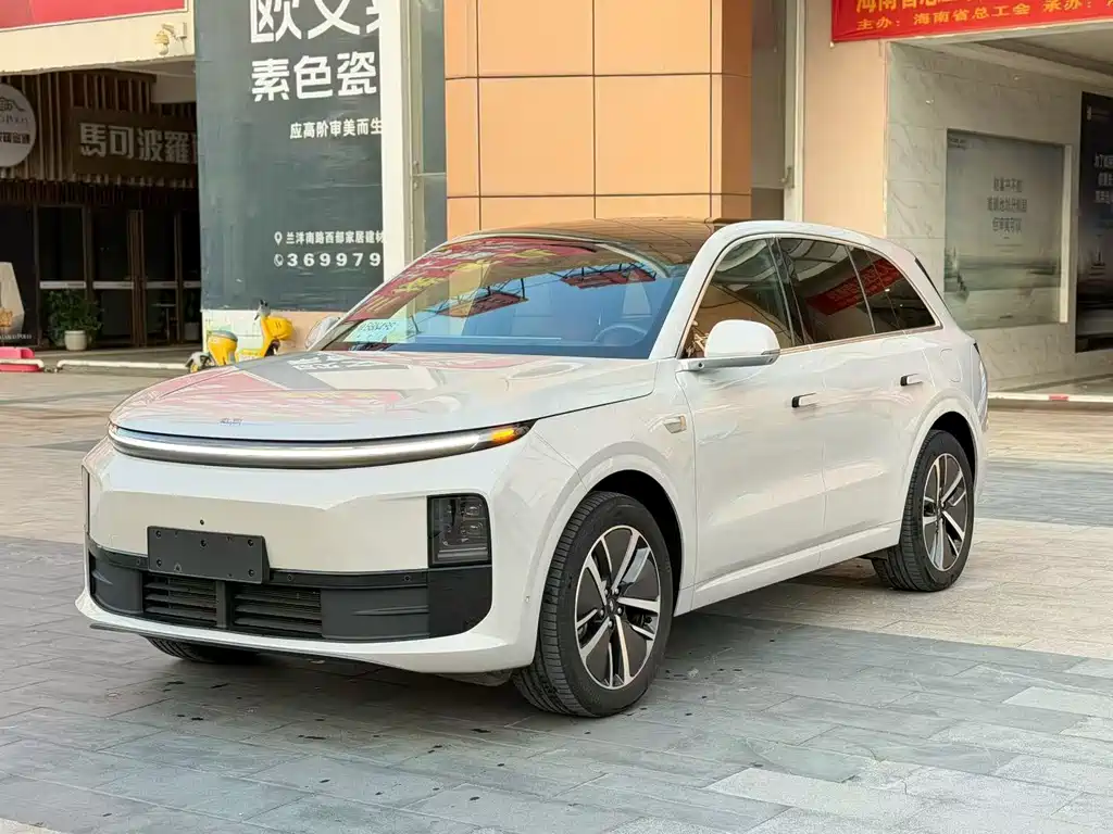 Li Auto Li L6 2025