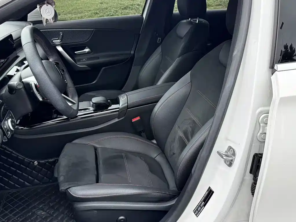 Mercedes-Benz A-Class A 2024 A 200 L Fashion