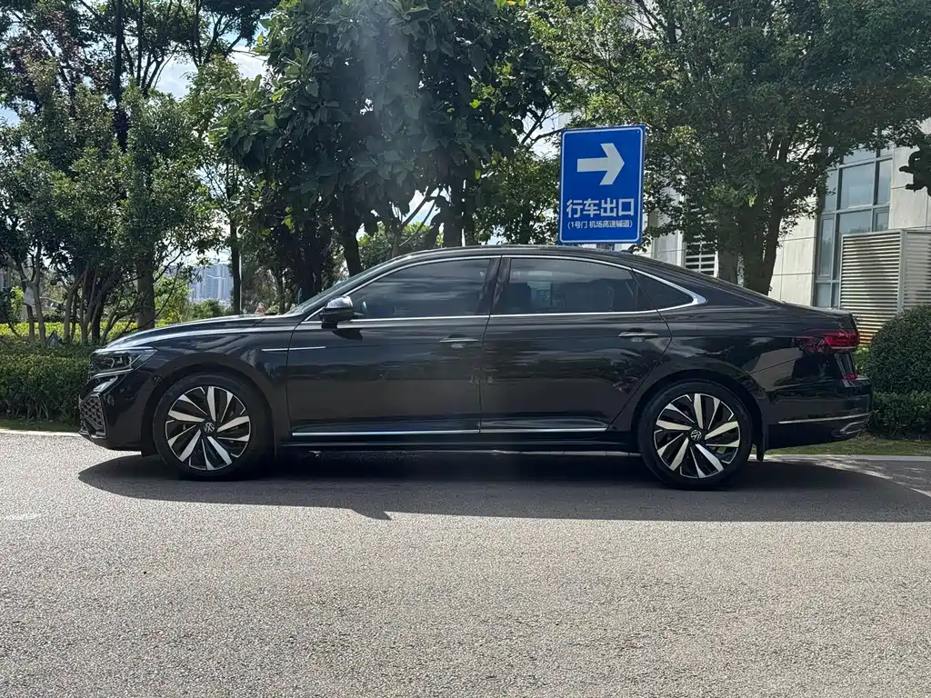 Volkswagen Passat 2022 330TSI Elite