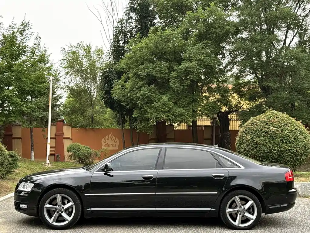 Audi A8 2009 A8L 6.0 W12 quattro Flagship