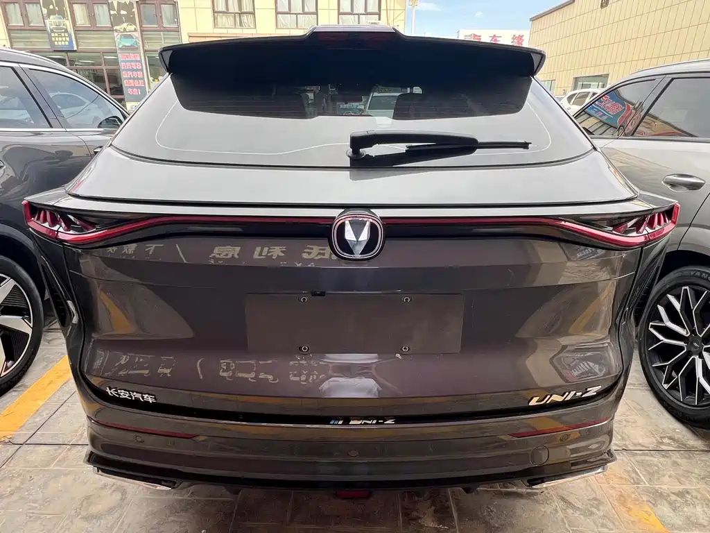 Changan UNI-Z New Energy — миниатюра 7