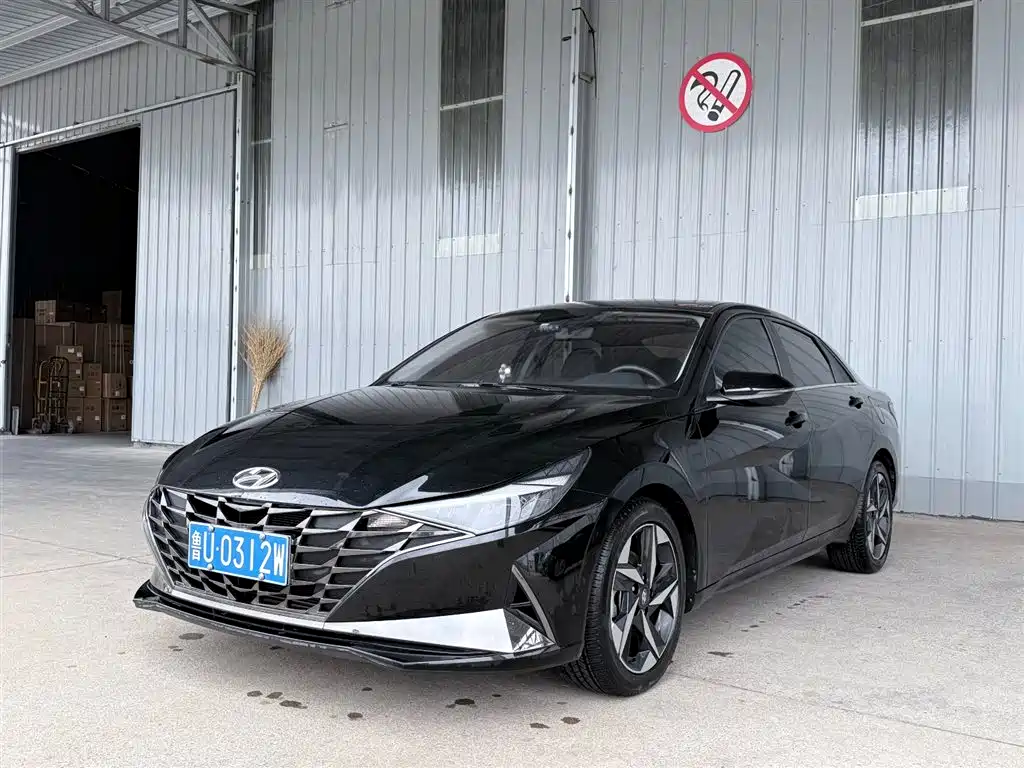 Hyundai Elantra 2023