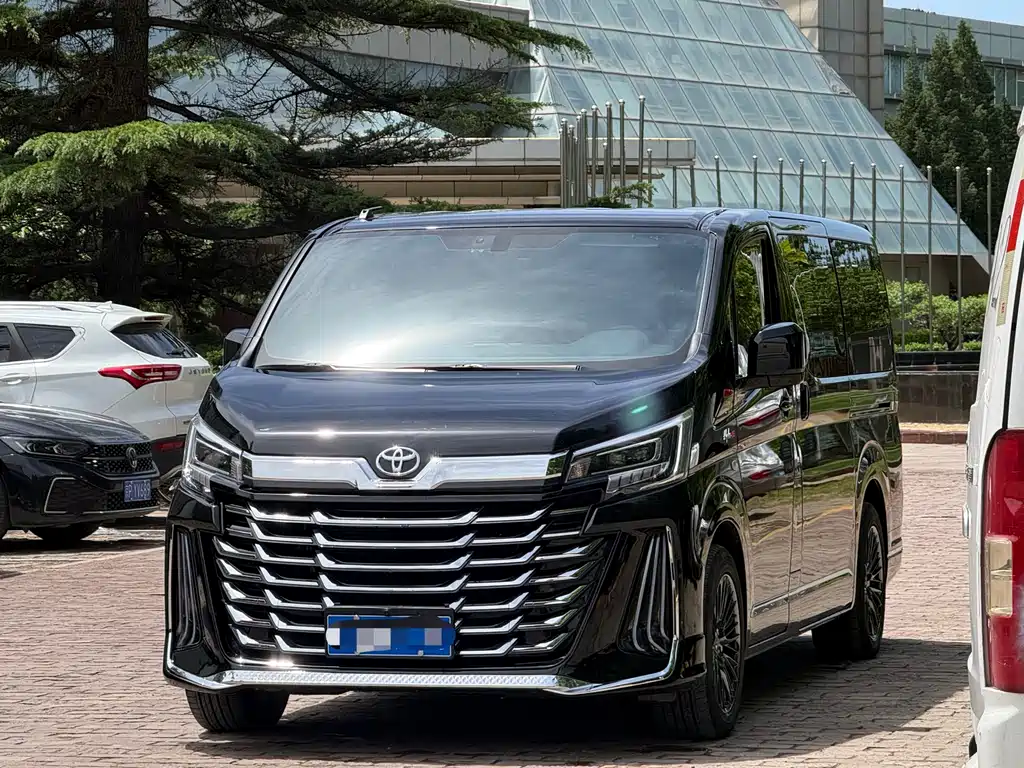 Toyota Hiace 2025
