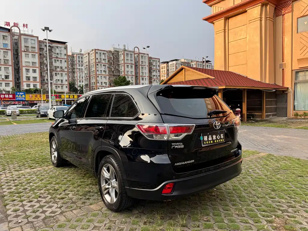 Toyota Highlander — миниатюра 3