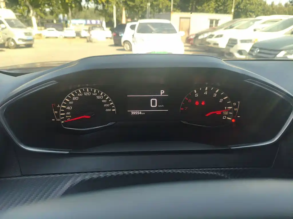 Peugeot 2008 — миниатюра 12