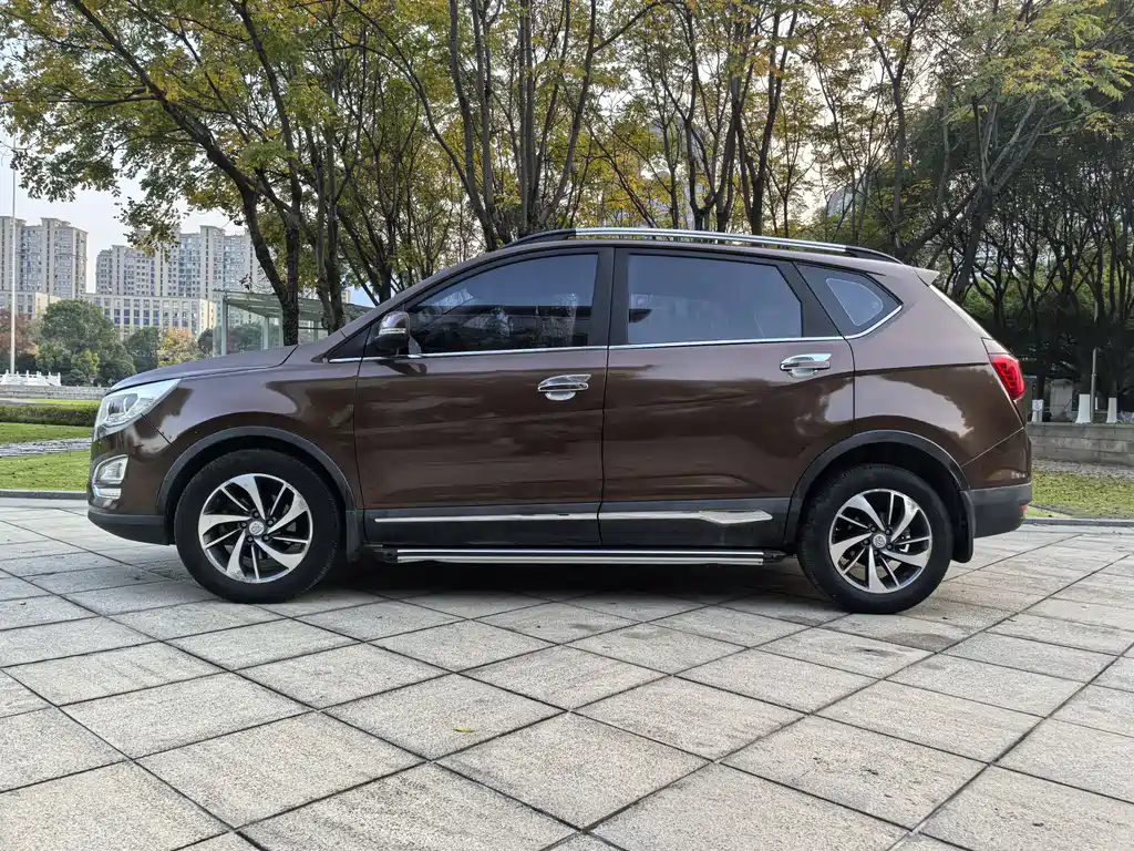 BAOJUN 560