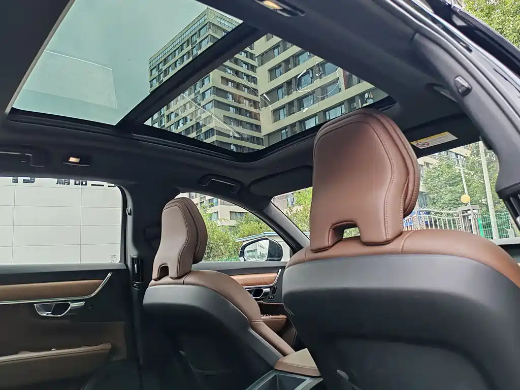 Volvo S90 2024 B5 Luxury