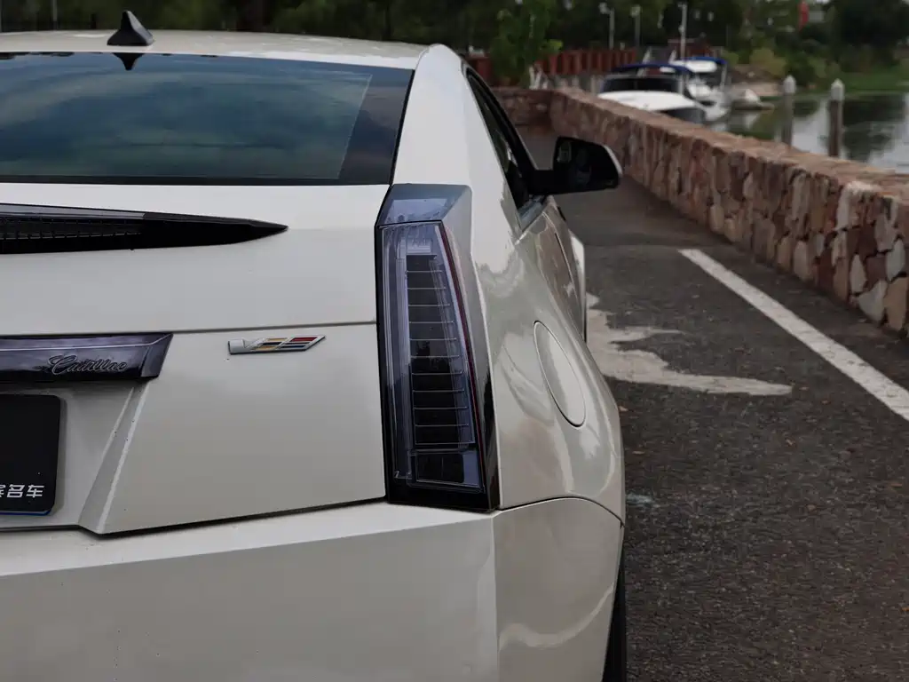 Cadillac CTS — миниатюра 11