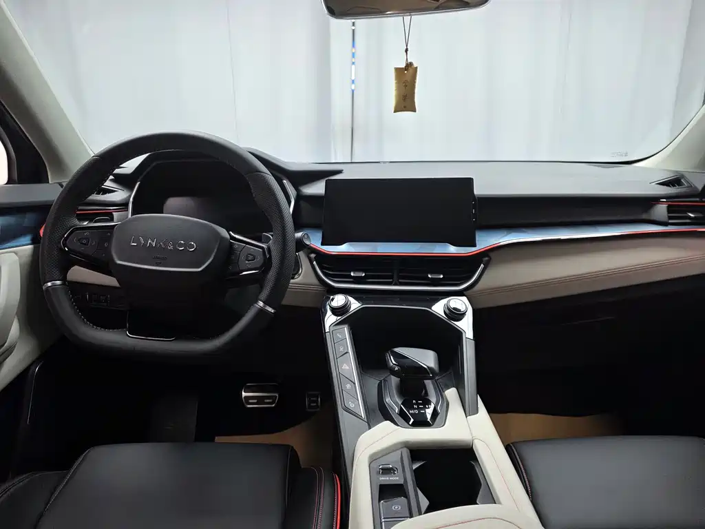 Lynk & Co 06 2020 1.5T Halo