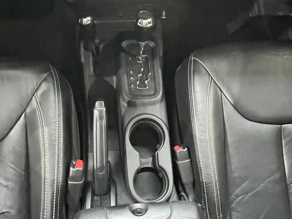 Jeep Wrangler 3.0L Sahara 4-door Edition, фото 14
