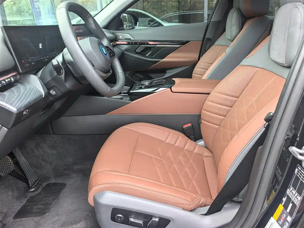 BMW i5 — миниатюра 9