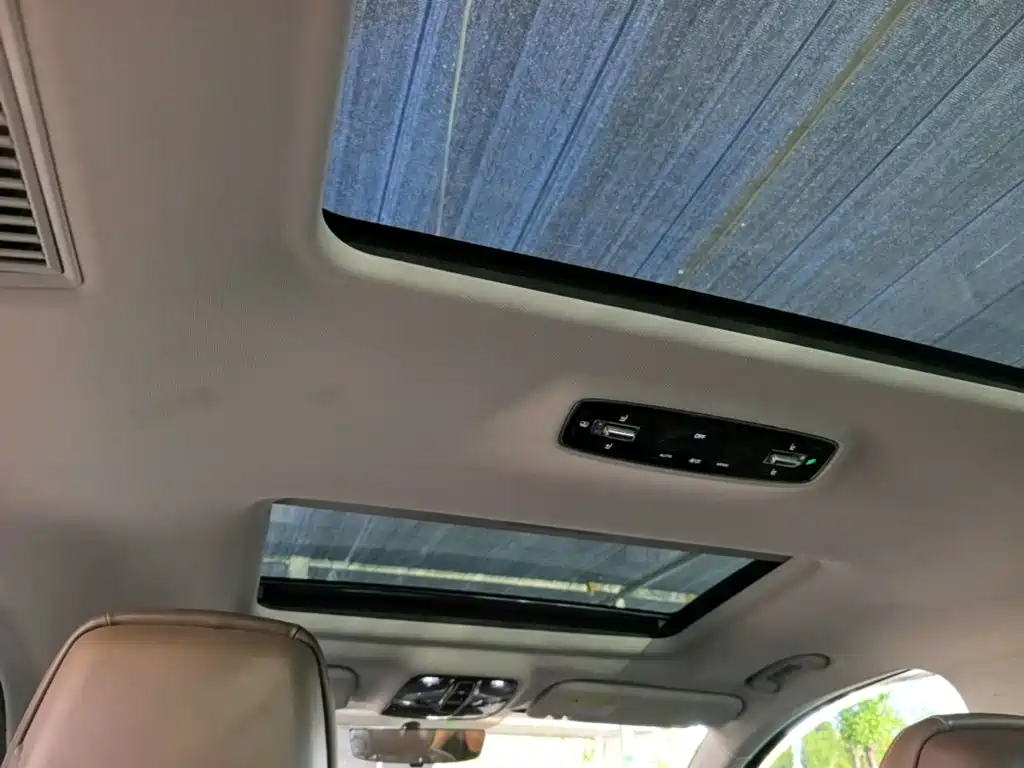 Roewe iMAX8 New Energy — миниатюра 18