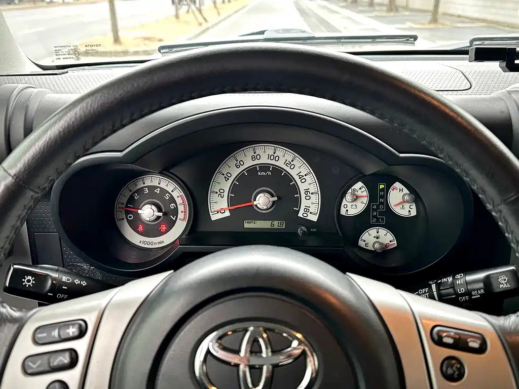 Toyota FJ Cruiser — миниатюра 15