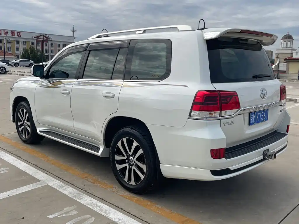 Toyota Land Cruiser 2019 5.7L AT