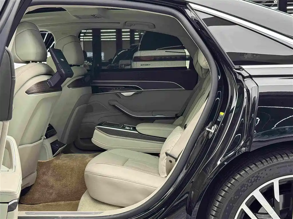 Audi A8 2023 A8L 55 TFSI quattro Flagship
