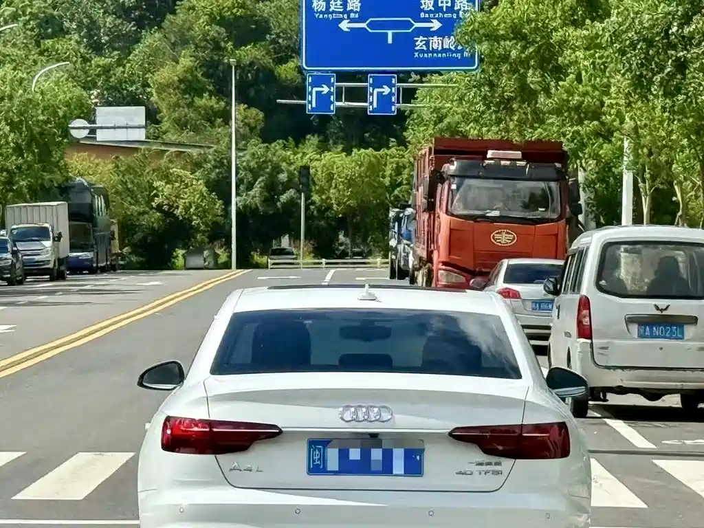 Audi A4L — миниатюра 3