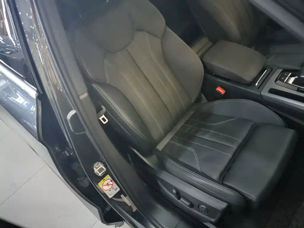 Audi Q5L Sportback — миниатюра 25