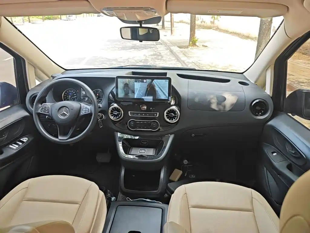 Mercedes-Benz Vito 2021 2.0T Elite 7 мест