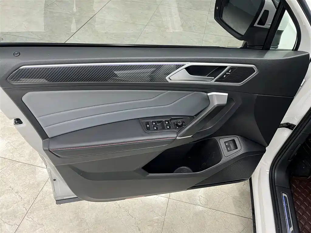 VOLKSWAGEN TIGUAN L NEW ENERGY