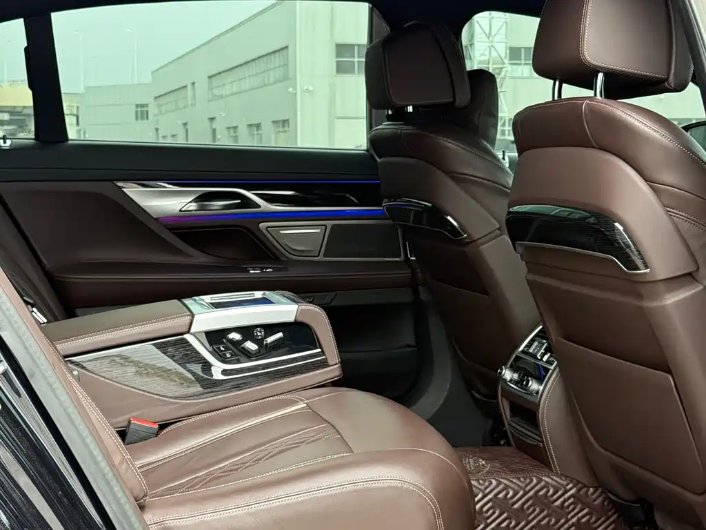 BMW 7 Series 7 2021 730Li M Sport