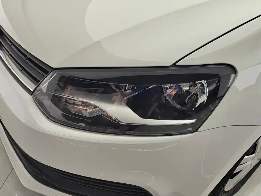 Volkswagen Polo 2016 1.4L AT