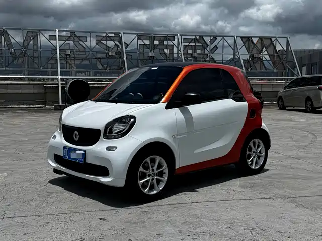 smart fortwo — фото 1