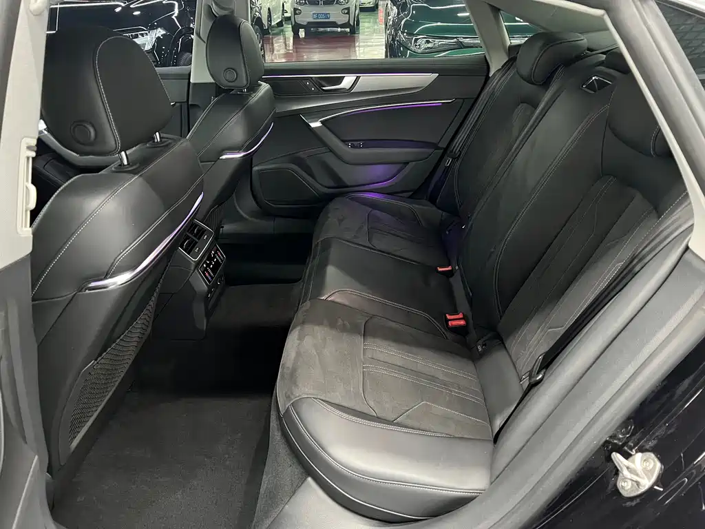 Audi A7L 2024 45TFSI S-line