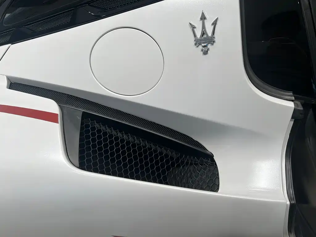 Maserati MC20 — миниатюра 11