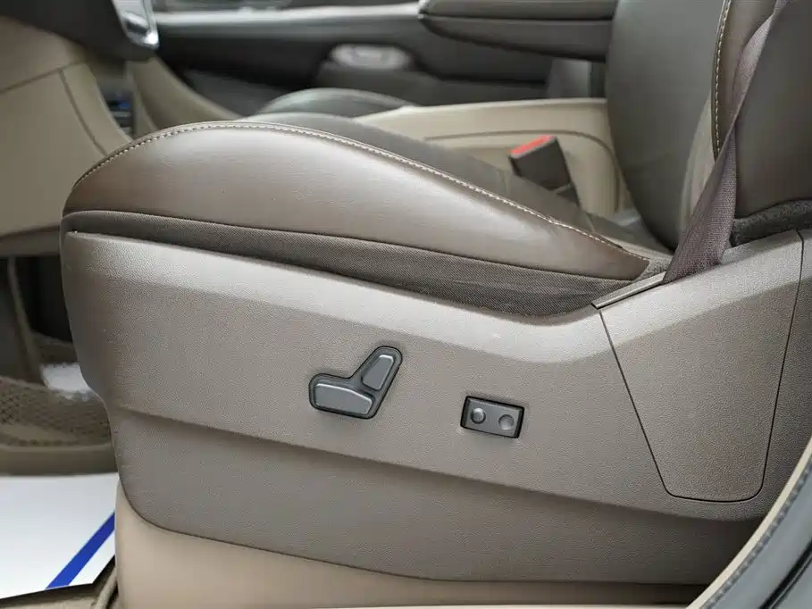 Chrysler Grand Voyager (Import) 3.6L Luxury Edition, фото 7