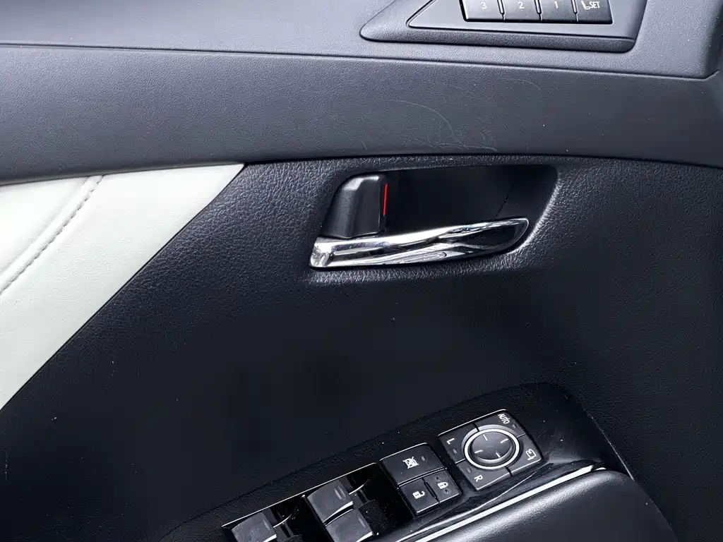 Lexus LM 2020 300h мест