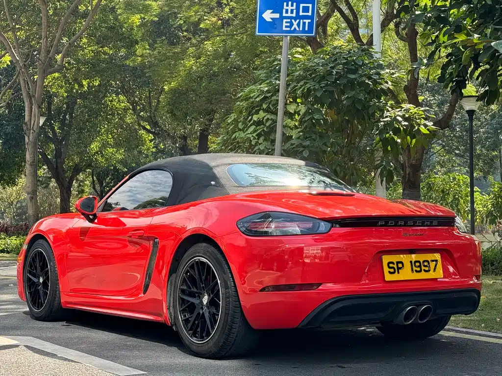 PORSCHE 718