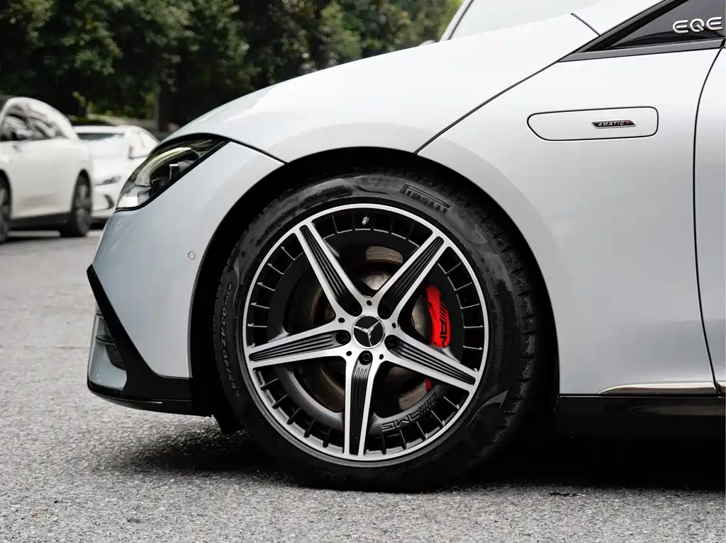Mercedes-Benz EQE AMG — миниатюра 6
