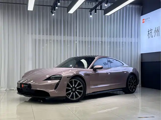 PORSCHE TAYCAN 2021