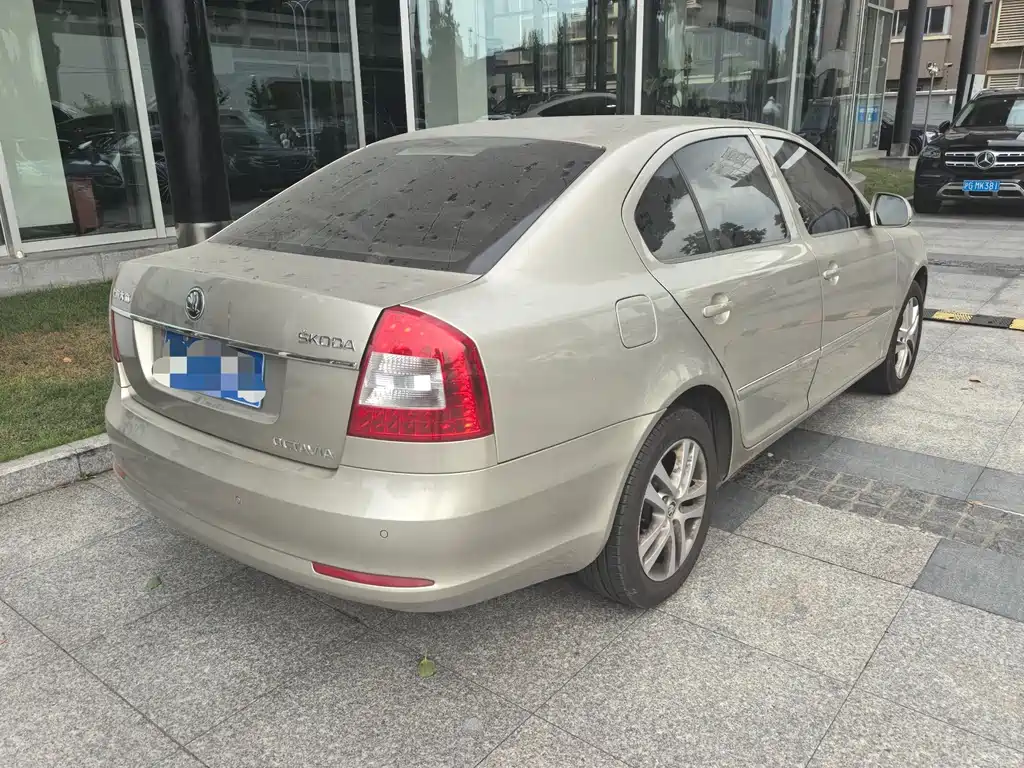 Skoda Octavia 2014 1.6L AT