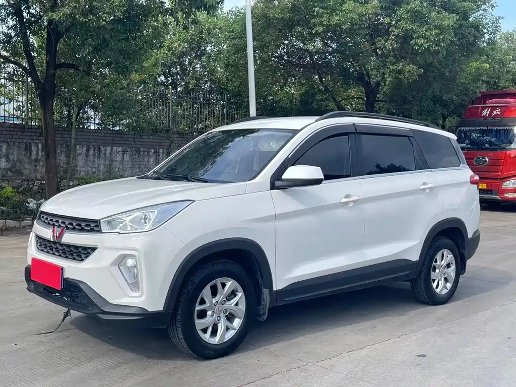 Wuling Hongguang S3